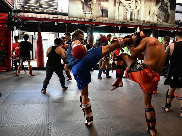 Samraz kickboxing in training